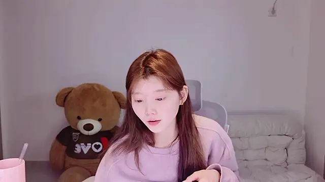 yang-yang-yang online show from February 27, 2:39 pm