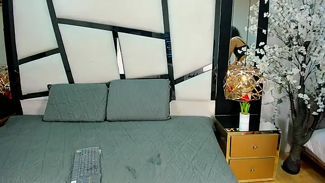 AriannaRussell  online show from August 2, 2:53 pm