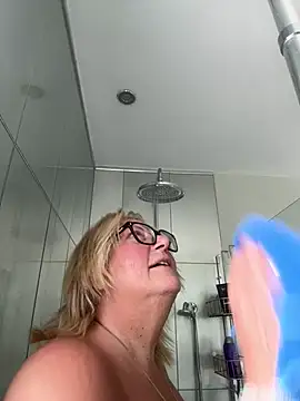 MoistCurveyChanel online show from July 18, 11:35 am