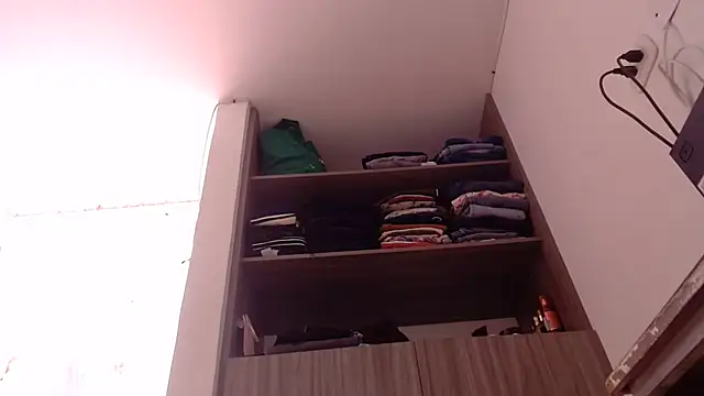 nicolle milf1978 online show from July 24, 1:53 pm