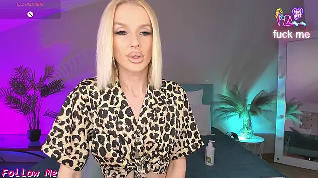 Lana kitty   online show from June 19, 10:57 pm