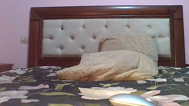 Snapshot of Frozenx chatting on September 14, 12:30 am Frozenx online show from September 14, 12:30 am