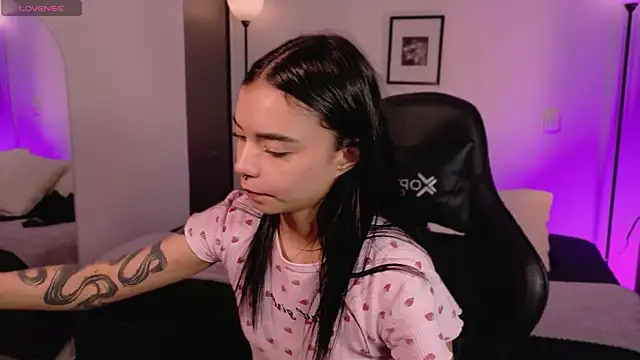 AnabelWolf online show from July 25, 9:55 pm