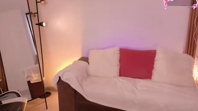 AnabelWolf online show from July 30, 7:48 pm