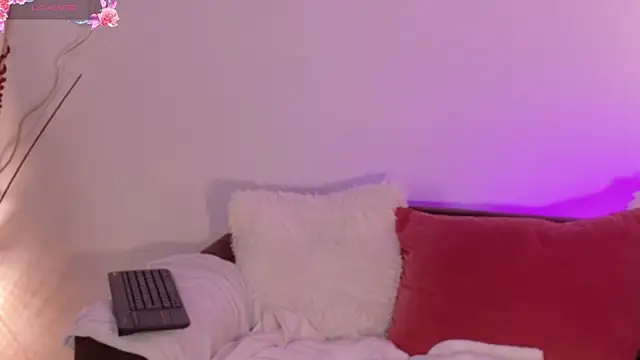 AnabelWolf online show from July 24, 3:32 pm