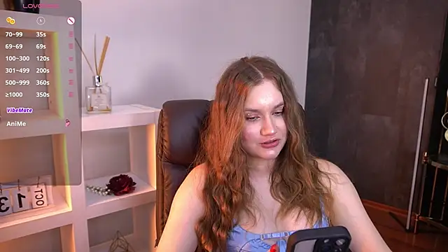 Snapshot of FoxyyKate chatting on October 13, 9:28 pm FoxyyKate online show from October 13, 9:28 pm