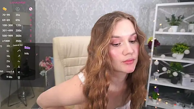 Snapshot of FoxyyKate chatting on October 15, 1:46 pm FoxyyKate online show from October 15, 1:46 pm