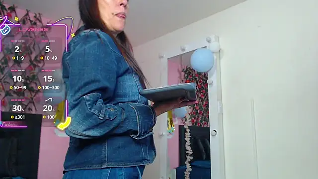 Snapshot of GeorginaBianco chatting on September 22, 12:03 pm GeorginaBianco online show from September 22, 12:03 pm