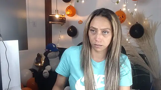 salome drasin online show from November 3, 10:36 pm