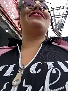 Snapshot of LIZ-06_ chatting on September 12, 4:47 pm LIZ-06 online show from September 12, 4:47 pm
