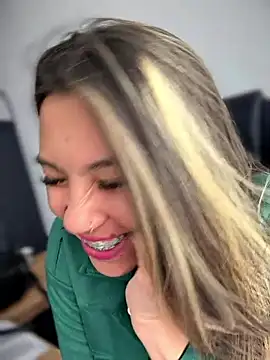 LIZ-06  online show from June 9, 1:32 pm