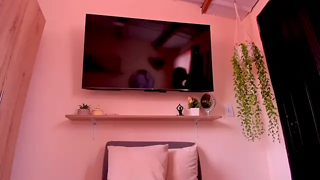 sofiaVelez01 online show from April 28, 4:22 pm