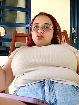 CURVY-HORNY online show from September 10, 7:25 pm