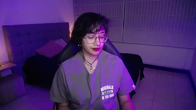 Snapshot of Lili_Gomez_ chatting on October 13, 1:36 pm Lili Gomez online show from October 13, 1:36 pm