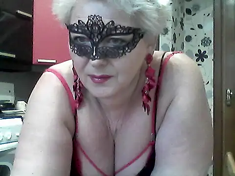 Lisa Suzie online show from November 6, 7:25 am