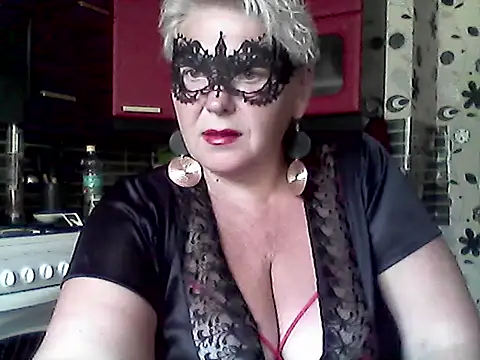 Lisa Suzie online show from June 27, 9:21 am