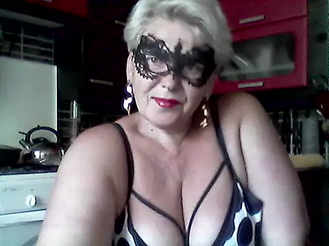 Lisa Suzie online show from June 26, 8:59 am