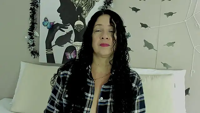 Adelesmithh online show from October 25, 11:51 am