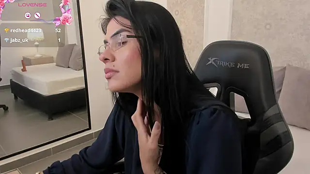 stephanya  online show from June 13, 7:55 pm