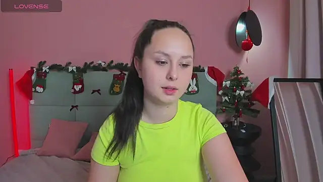 BeatriceReeves online show from December 19, 1:10 am