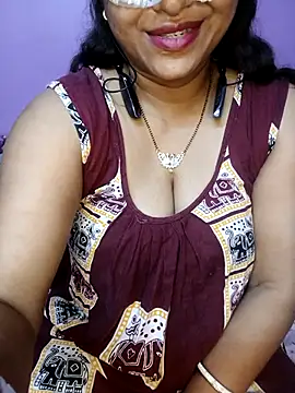 Sexy Mona Bhabhi online show from March 18, 6:35 pm