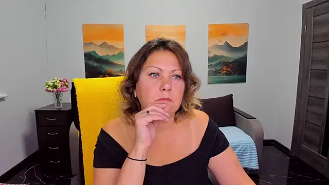 Snapshot of Milana_Blake chatting on October 1, 12:43 pm Milana Blake online show from October 1, 12:43 pm