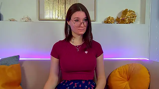 VictoriaArdern online show from October 11, 6:40 am