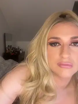 littlebambi26 online show from March 13, 10:44 pm