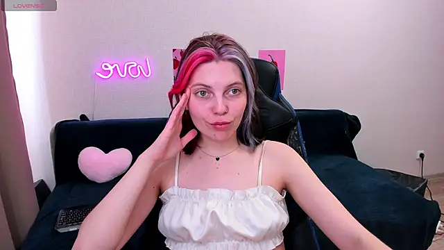 marie reyes  online show from March 10, 10:08 am