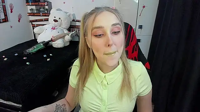 LinaTruly online show from October 30, 9:49 pm