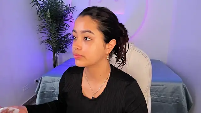 Ariana Pierce online show from December 20, 12:31 pm