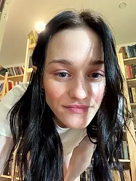 Mia Mia M online show from July 30, 5:03 pm