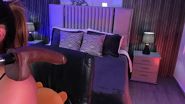 Lillyortiz online show from June 13, 8:06 pm