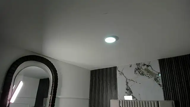 Lillyortiz online show from June 25, 8:10 pm