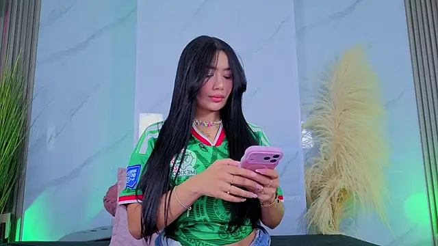 Chlooee   online show from June 25, 2:11 am
