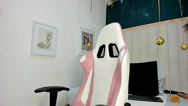 africa holmes online show from December 18, 2:38 am