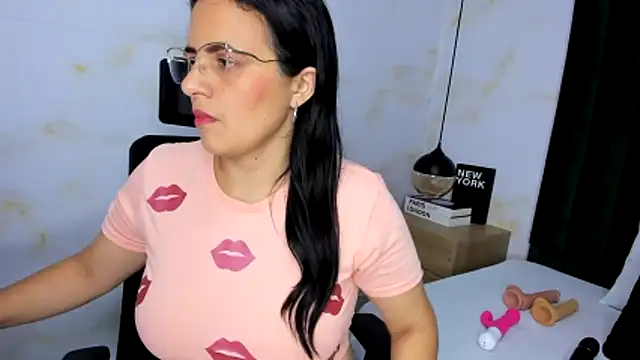 africa holmes online show from November 13, 2:32 am