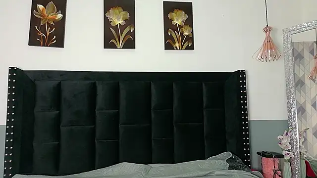 kinkyandsavage online show from June 18, 7:52 pm