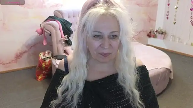 Penelope Pinky online show from May 4, 12:09 pm