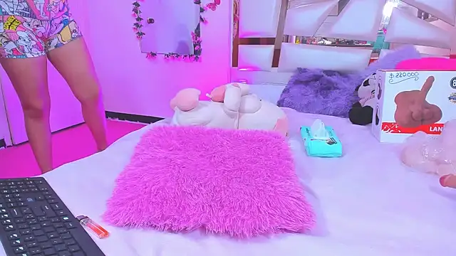 perlabeautiful online show from July 28, 2:42 am