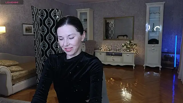 LinaJoy online show from April 28, 8:35 pm