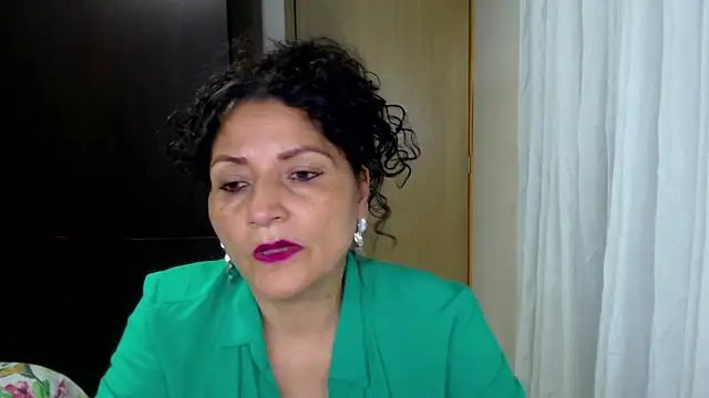 arianna ros3 online show from May 1, 1:20 am