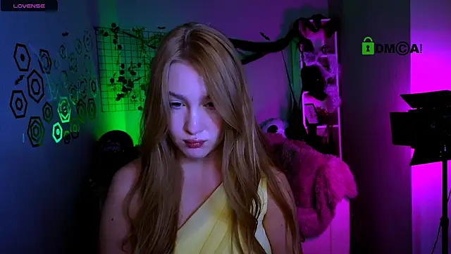 playful sophie online show from October 31, 8:35 pm