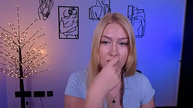playful sophie online show from July 24, 2:09 am