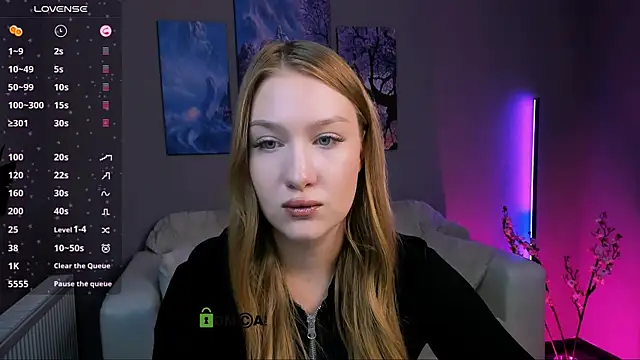 Snapshot of playful_sophie chatting on October 10, 10:25 pm playful sophie online show from October 10, 10:25 pm