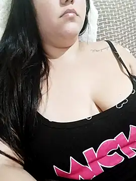 Paolaa hoot online show from September 23, 10:30 pm