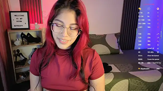 Snapshot of Fresita_Rosita chatting on September 30, 4:23 pm Fresita Rosita online show from September 30, 4:23 pm