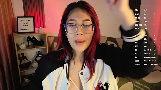 Snapshot of Fresita_Rosita chatting on September 18, 2:04 pm Fresita Rosita online show from September 18, 2:04 pm