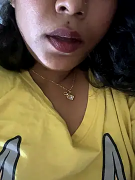 Snapshot of priyadevi17 chatting on October 19, 8:33 pm priyadevi17 online show from October 19, 8:33 pm