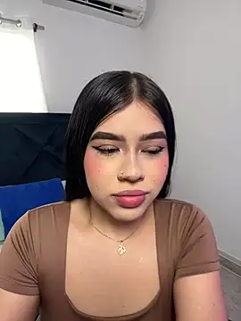 Lily Woodz online show from February 20, 7:04 pm